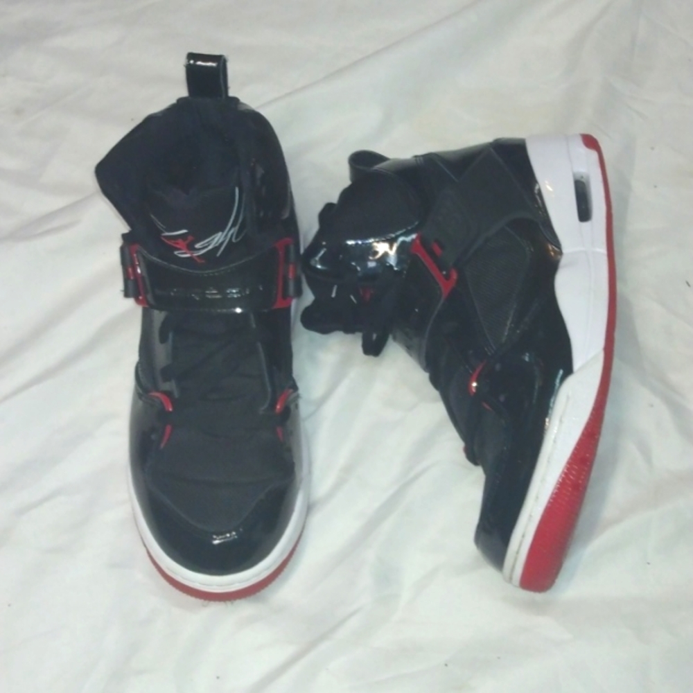EUC JORDAN FLIGHT 45 HIGH BRED SIZE  8